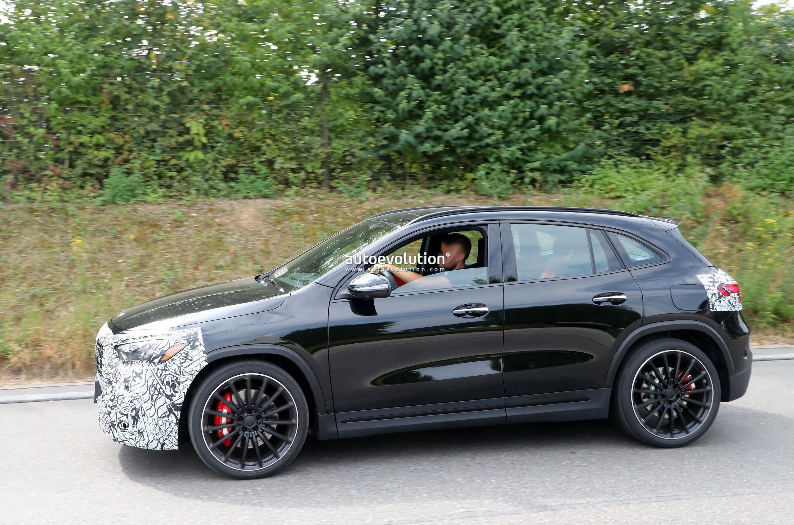Mercedes Engineer Spies You Looking at the 2024 AMG GLA 35 autoevolution