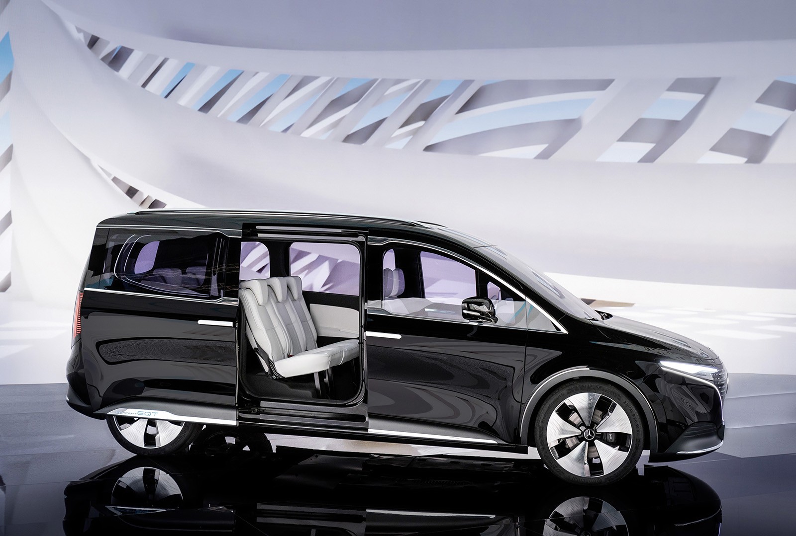 Mercedes EQT Concept Shows How the "Less Is More" Idea ...