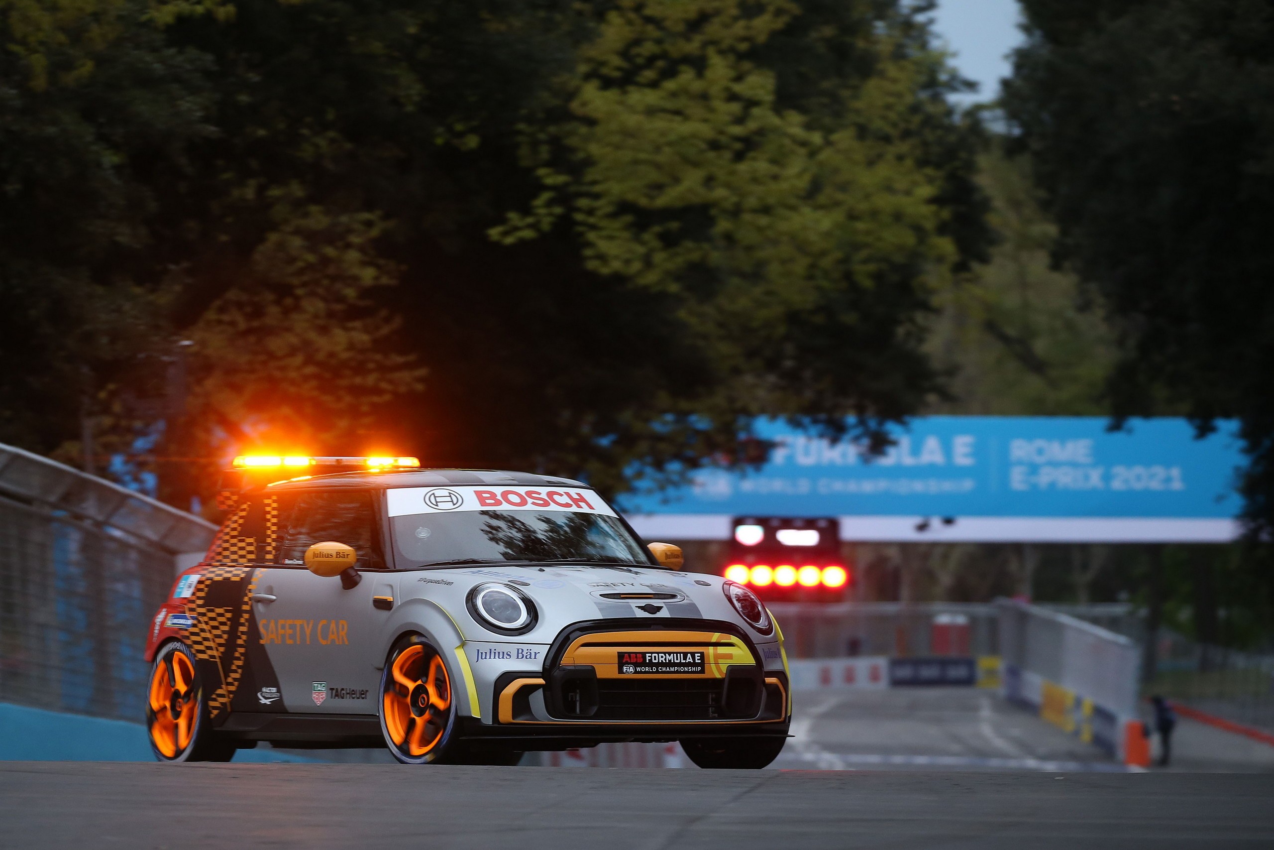 Subway-Racing MINI Electric Pacesetter Debuts as Safety Car in