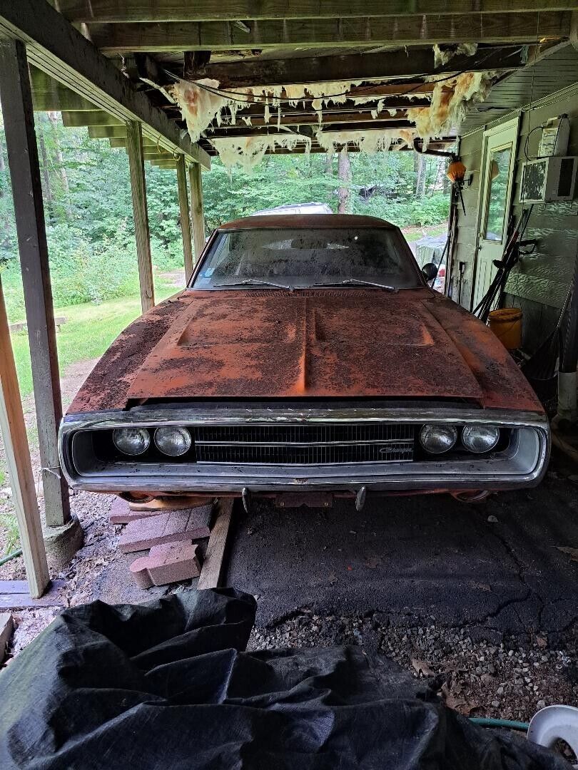 1970 Dodge Charger R/T Spends 35 Years in Storage, Emerges With