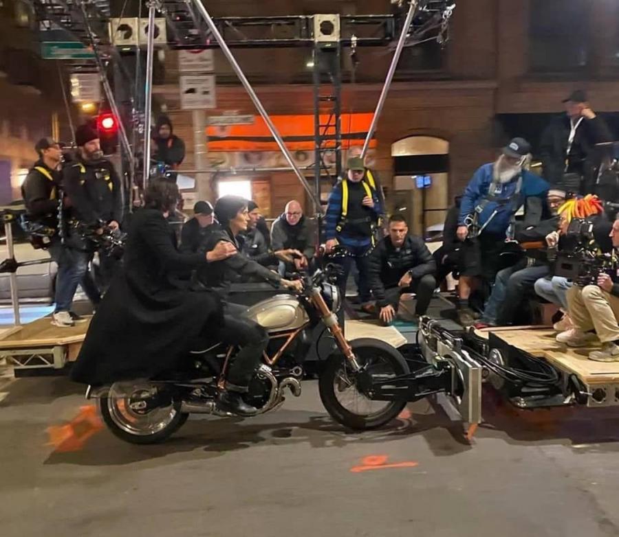 Neo and Trinity Ride a Ducati Again in Matrix 4 Leaked Set Photos ...