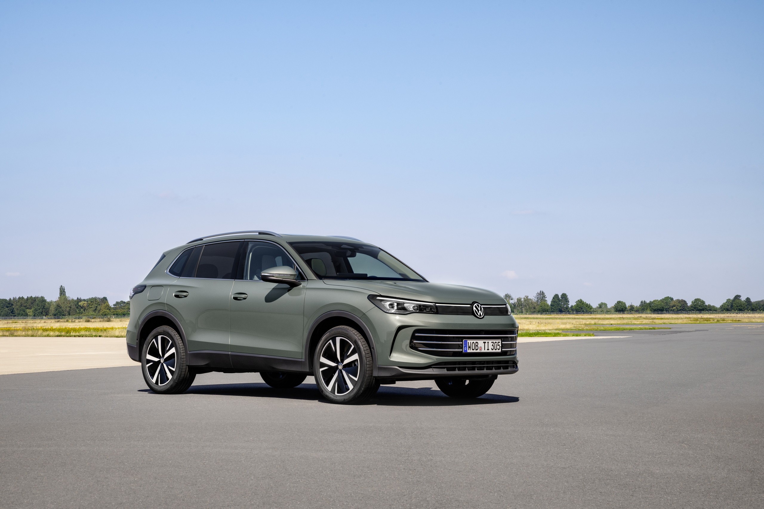 New 2024 VW Tiguan Unveiled: Compact Crossover Now More Mature Than Ever -  autoevolution