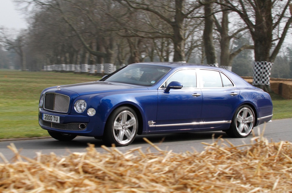 New Bentley Continental GT V8 Attacks Goodwood Hill - autoevolution