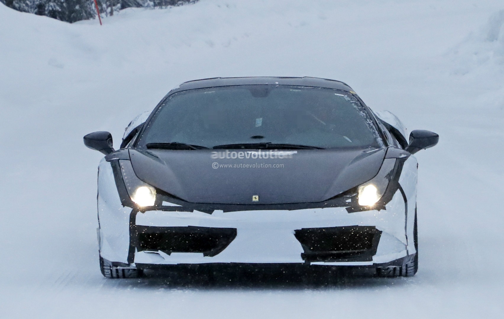 2019 - [Ferrari] Roma [F169] - Page 2 New-ferrari-dino-spied-testing-in-sweden-as-458-test-mule-with-v6-soundtrack_1