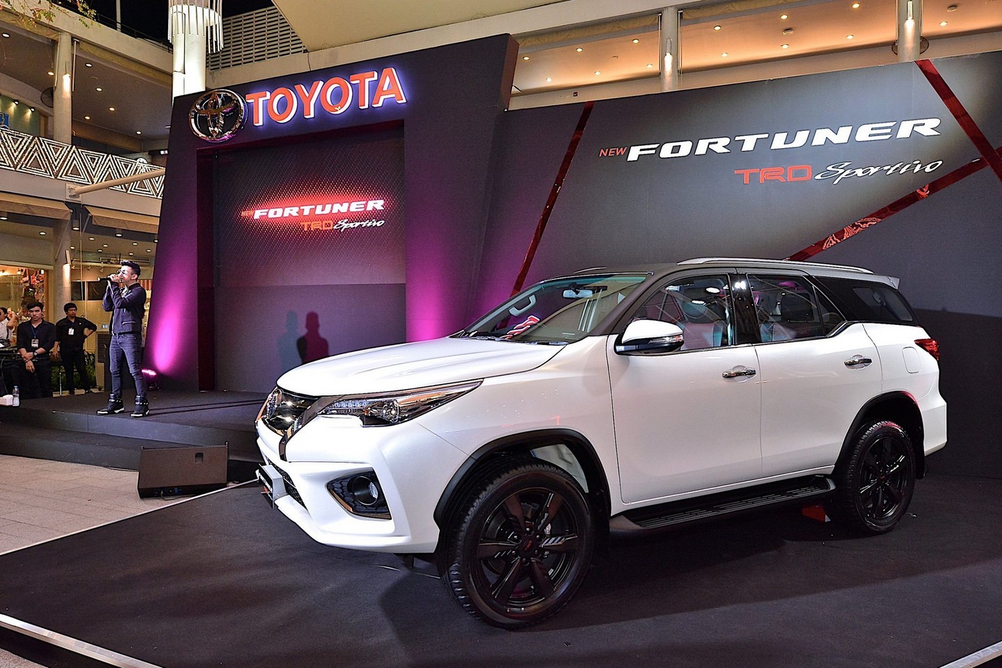 44 HQ Images Toyota Sport Suv 2021 / Ford vai lançar novo SUV no Brasil em 2021; conheça ...