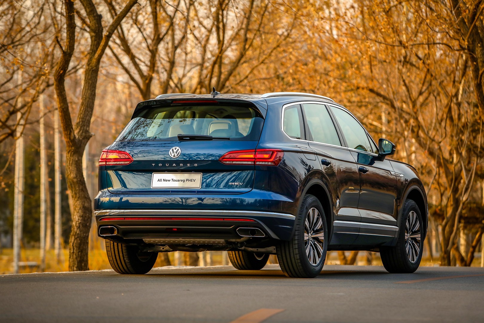 New Volkswagen Touareg Phev Debuts With 367 Hp 2 Liter Turbo System