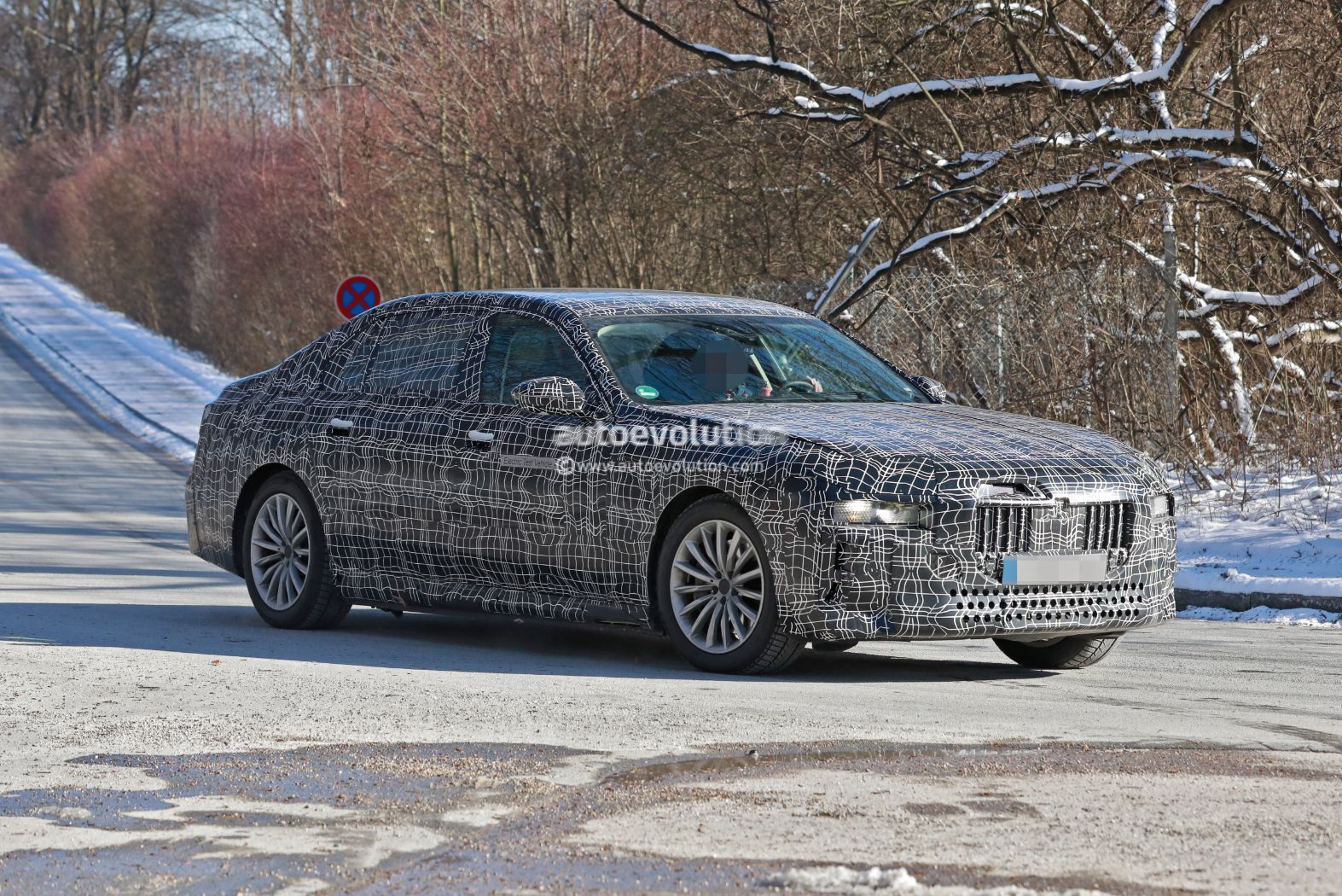 2023 BMW 7 Series and i7 Electric Prototypes Show SelfDriving Tech