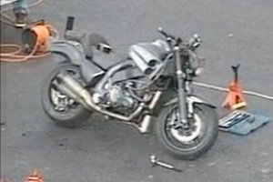 Motoqueiro Fantasma 2 pilota uma Yamaha V Max - moto.com.br