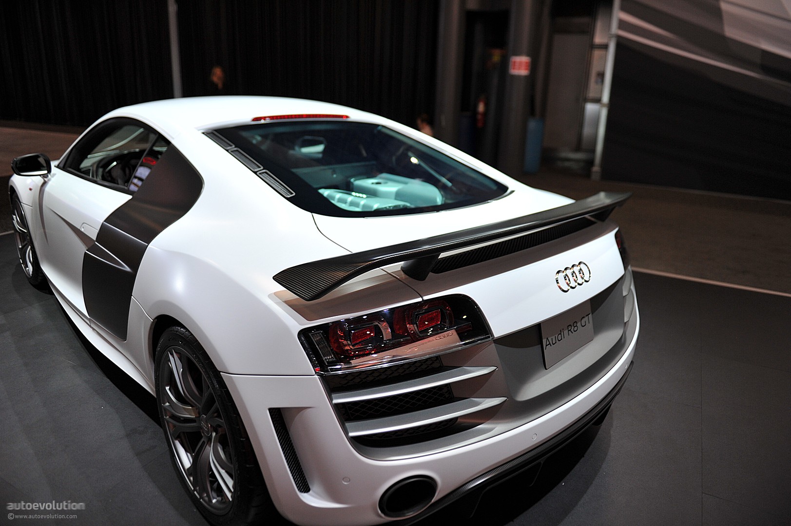 NYIAS 2011: Audi R8 GT Live Photos - autoevolution