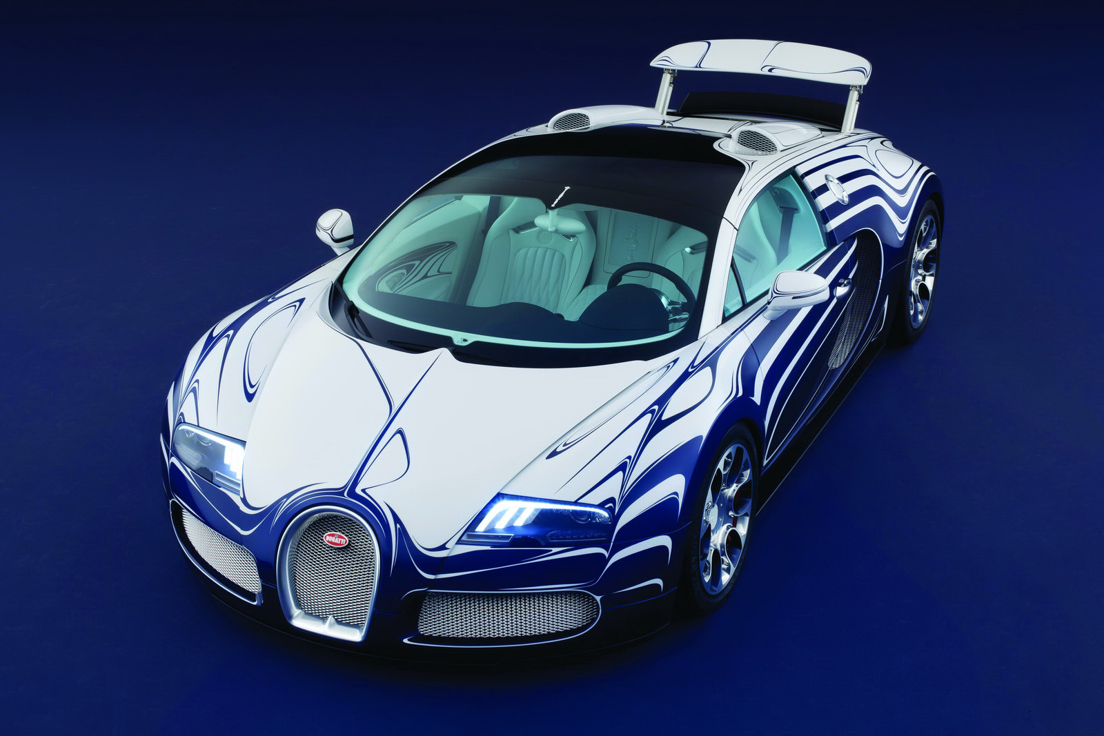 One-off Bugatti Veyron L'Or Blanc Is Pimped Out With... Porcelain