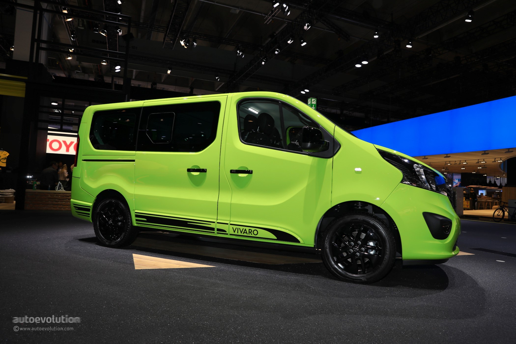 Registratie Toepassing Uitmaken Opel Vivaro Life Makes Camper Vans Look Cool In Frankfurt - autoevolution