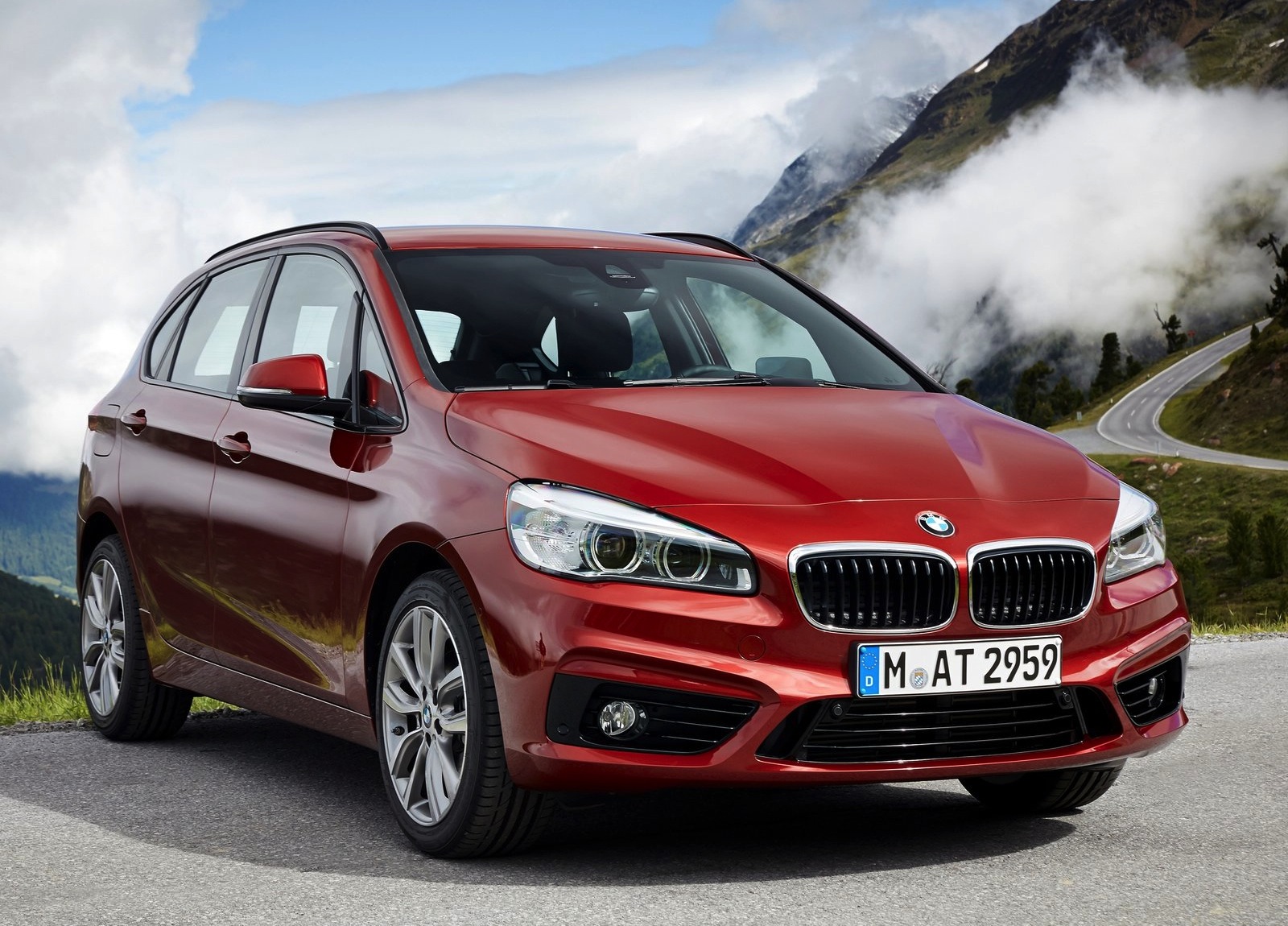 Plug-in Hybrid BMW 2 Series Active Tourer to Be Unveiled in 2015 ...