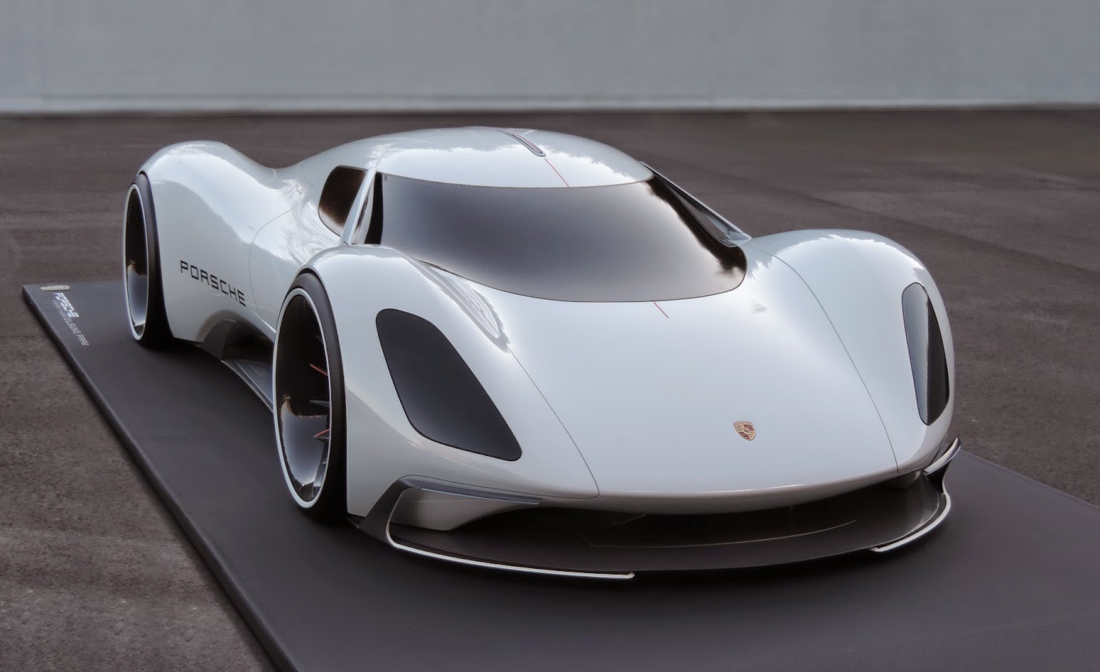 Porsche Electric Le Mans 2035 Prototype Looks Believable and Makes