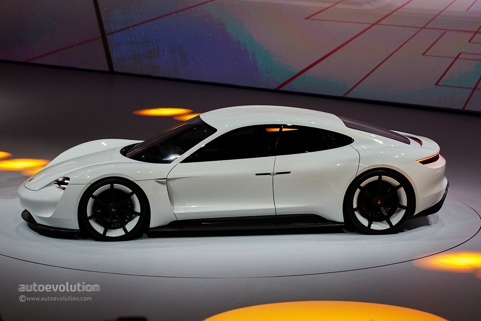 Porsche Mission E Gets Production Green Light, Coming by 2020