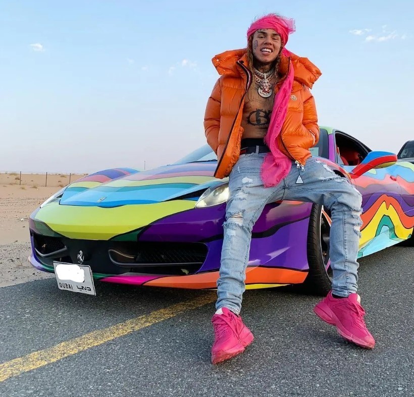 Rapper 6ix9ine Is All About His Colorful Lamborghini Aventador SVJ -  autoevolution