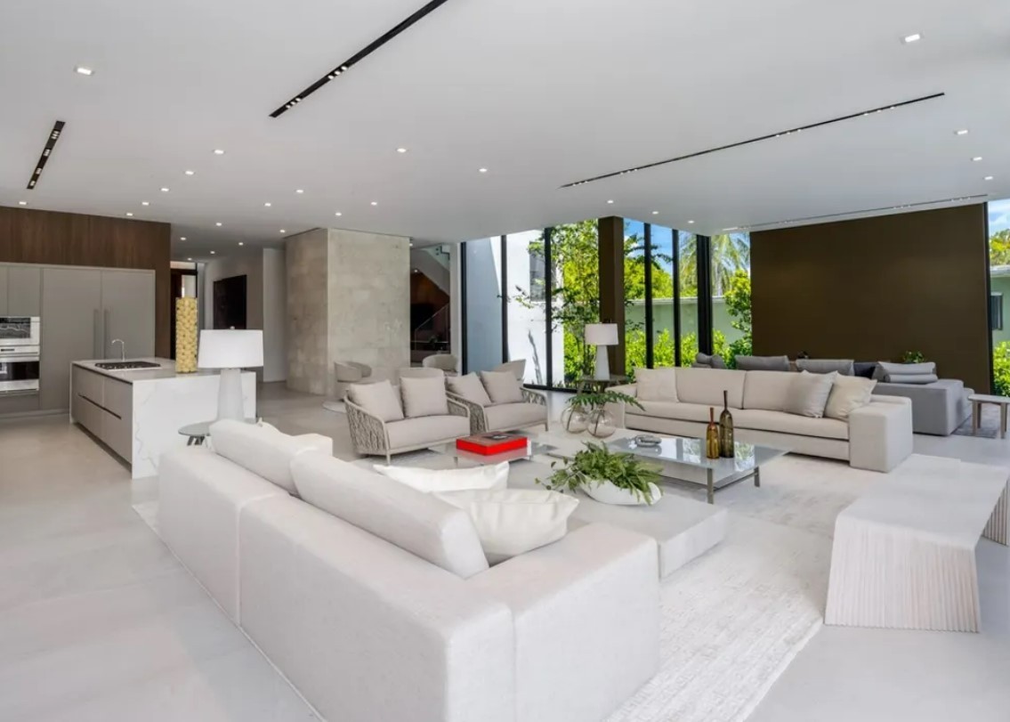 Rapper Future Splashes $16.3M on Miami Mansion With 3-Car Garage and ...