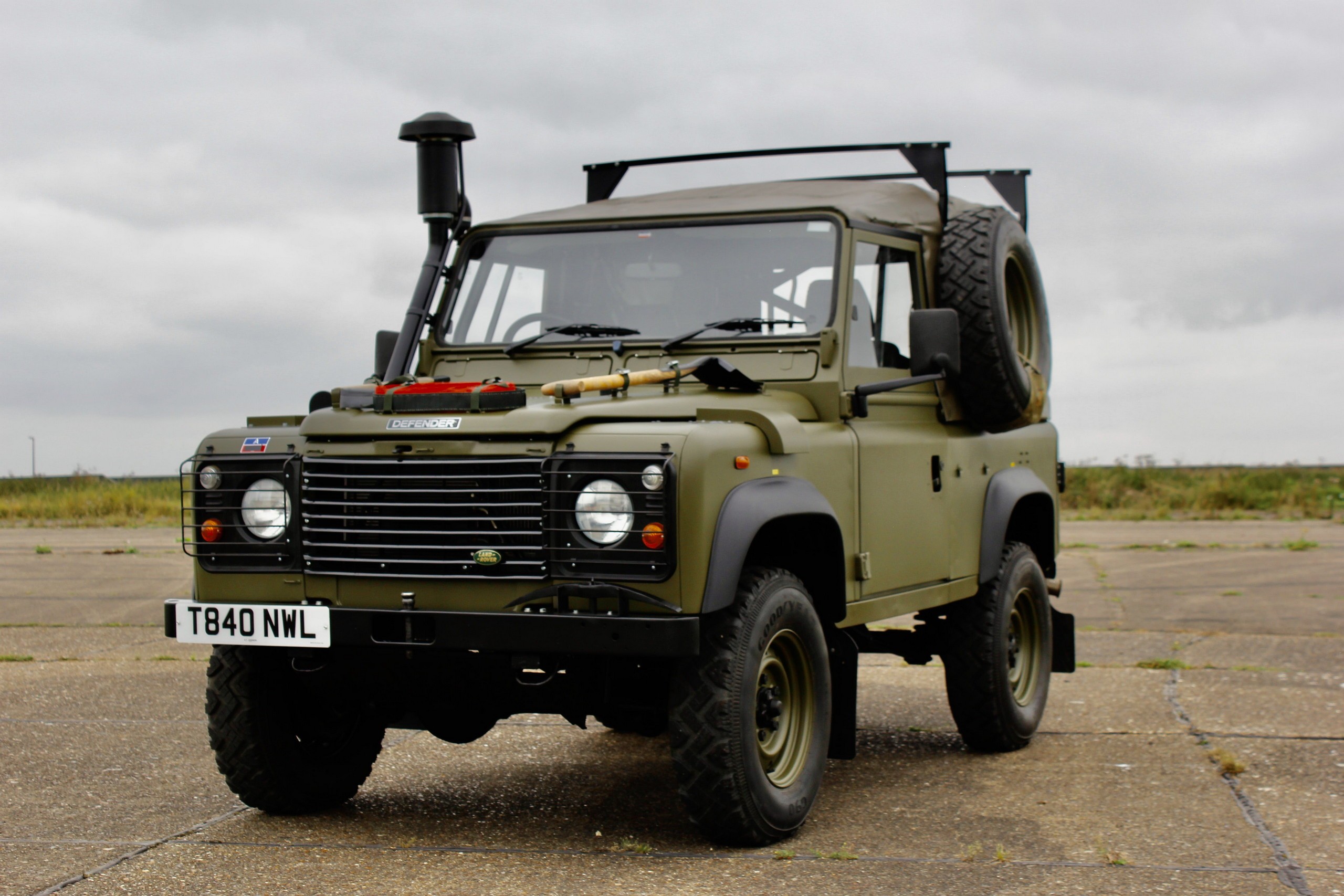 vooroordeel Schande Opschudding Rare Royal Marines 1999 Land Rover Winter Water Wolf Thrives in Extreme  Conditions - autoevolution
