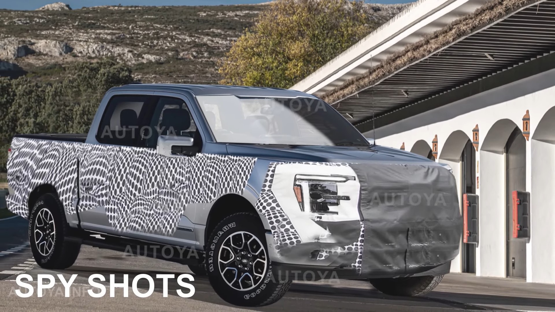 Refreshed 2025 Ford F-150 Lariat Shows Everything, Inside and Out