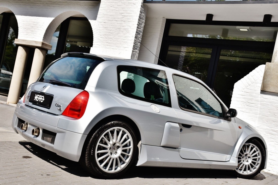 Renault Clio V6 RS Pristine Condition Could Be Yours For €44,950 - autoevolution