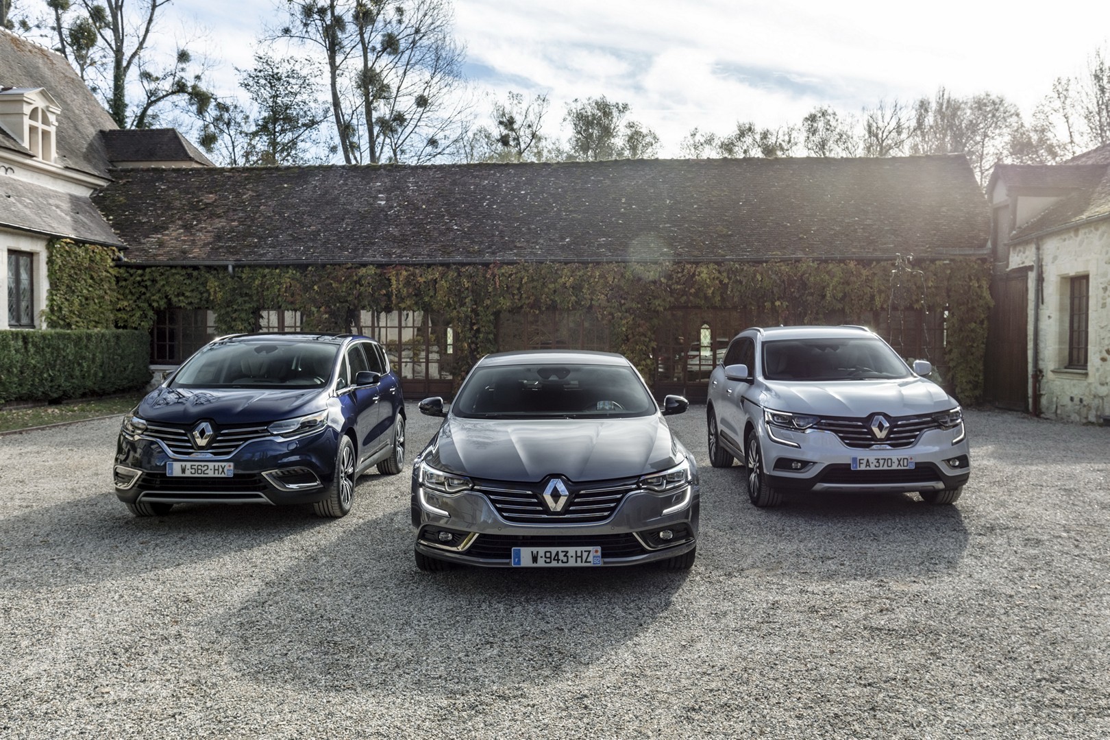 Renault Talisman Gets 225 HP 1.8 Turbo, 120 HP and 150 HP Diesels