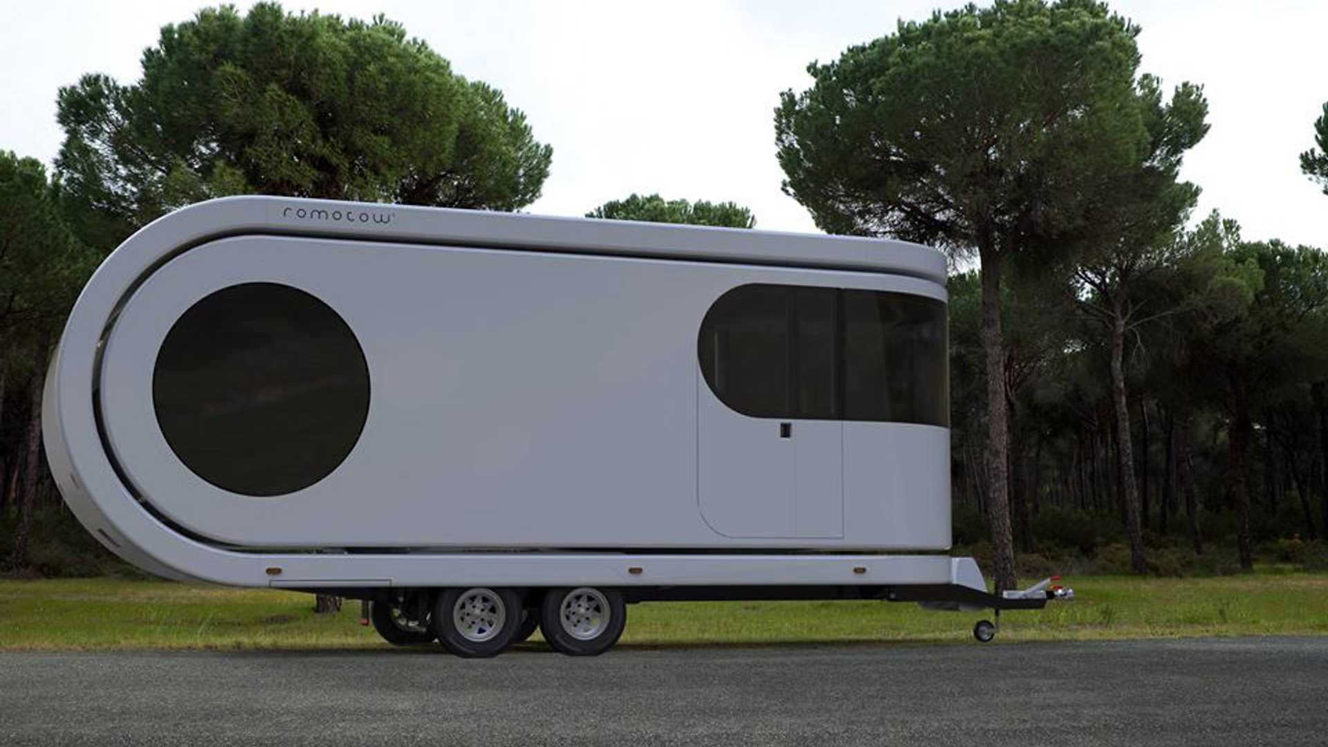 https://s1.cdn.autoevolution.com/images/news/gallery/romotow-trailer-camper-has-in-built-patio-for-the-ultimate-chill-experience_4.jpg