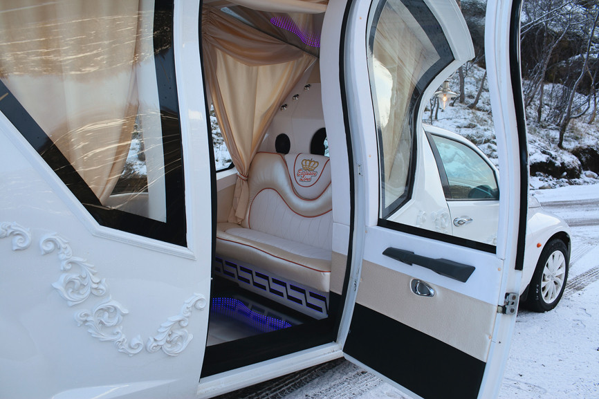 Russians Turn PT Cruiser into Awesome Wedding Car [Video] - autoevolution