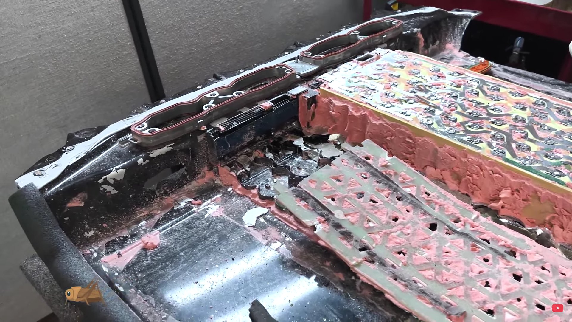 Sandy Munro Gets To The Bottom Of Tesla S Structural Battery Pack All