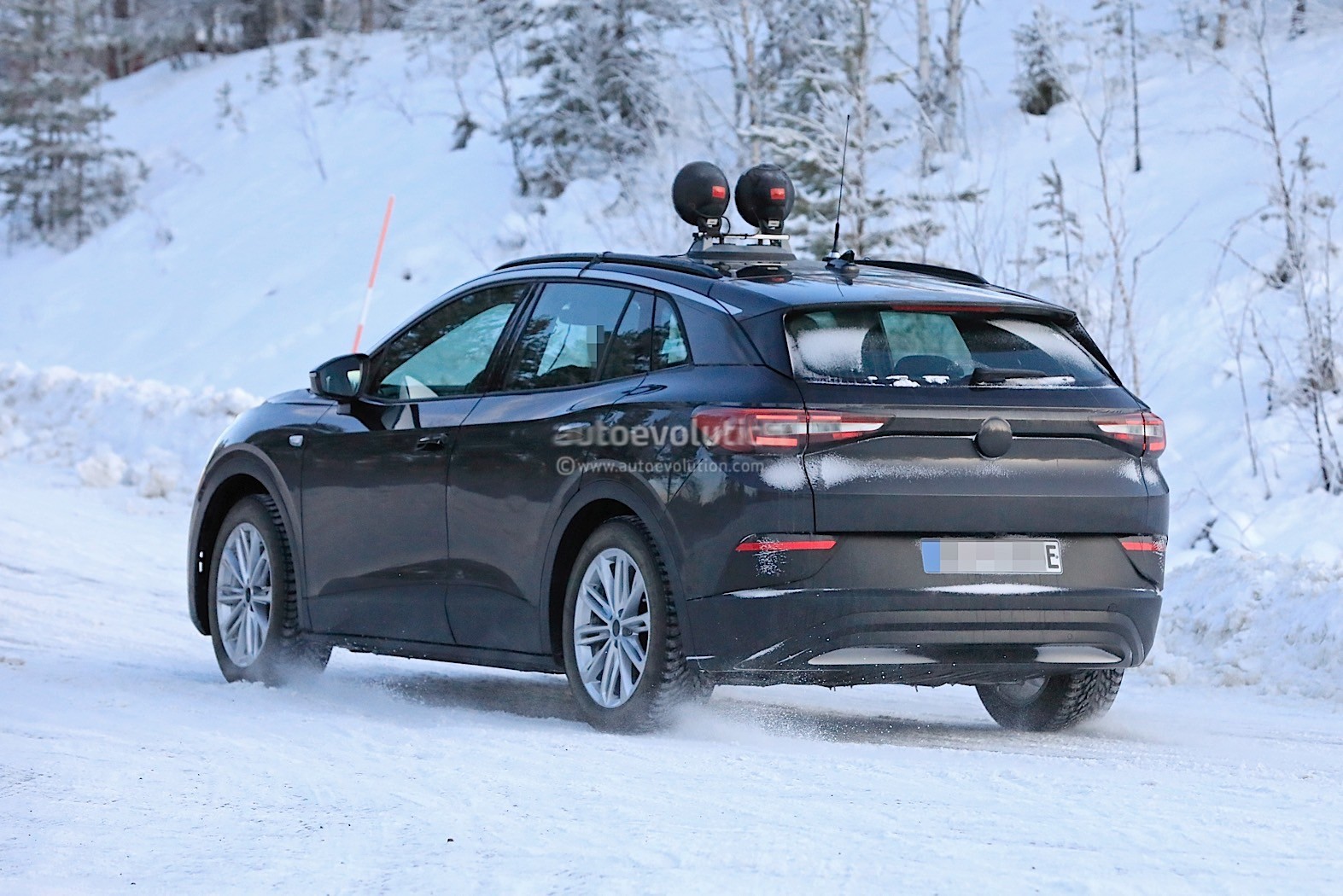2022 VW ID.4 Electric SUV Spied Trying To Look Like An Opel