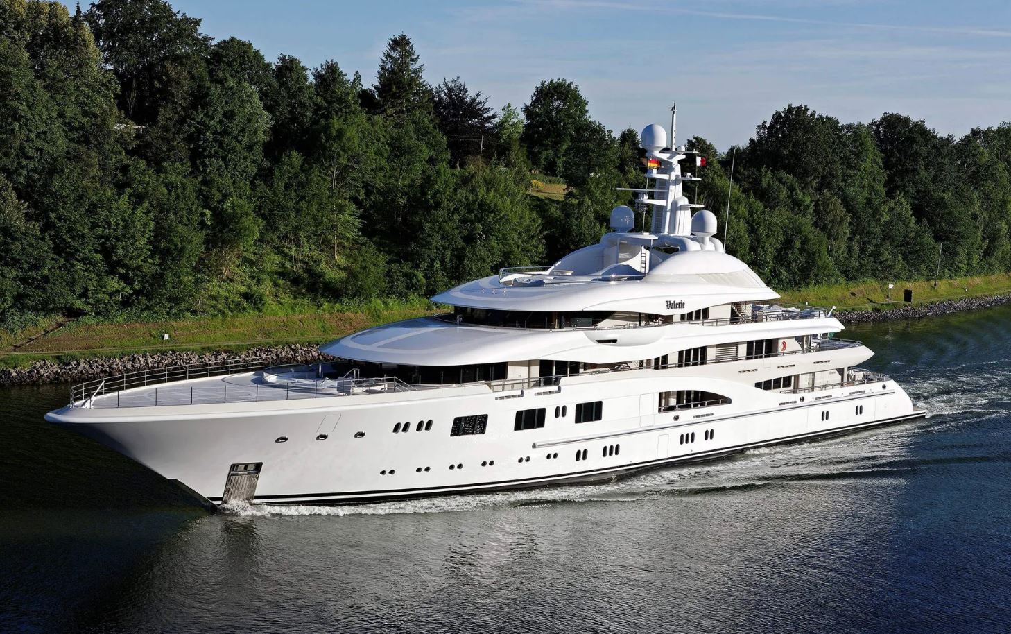 who owns the superyacht valerie