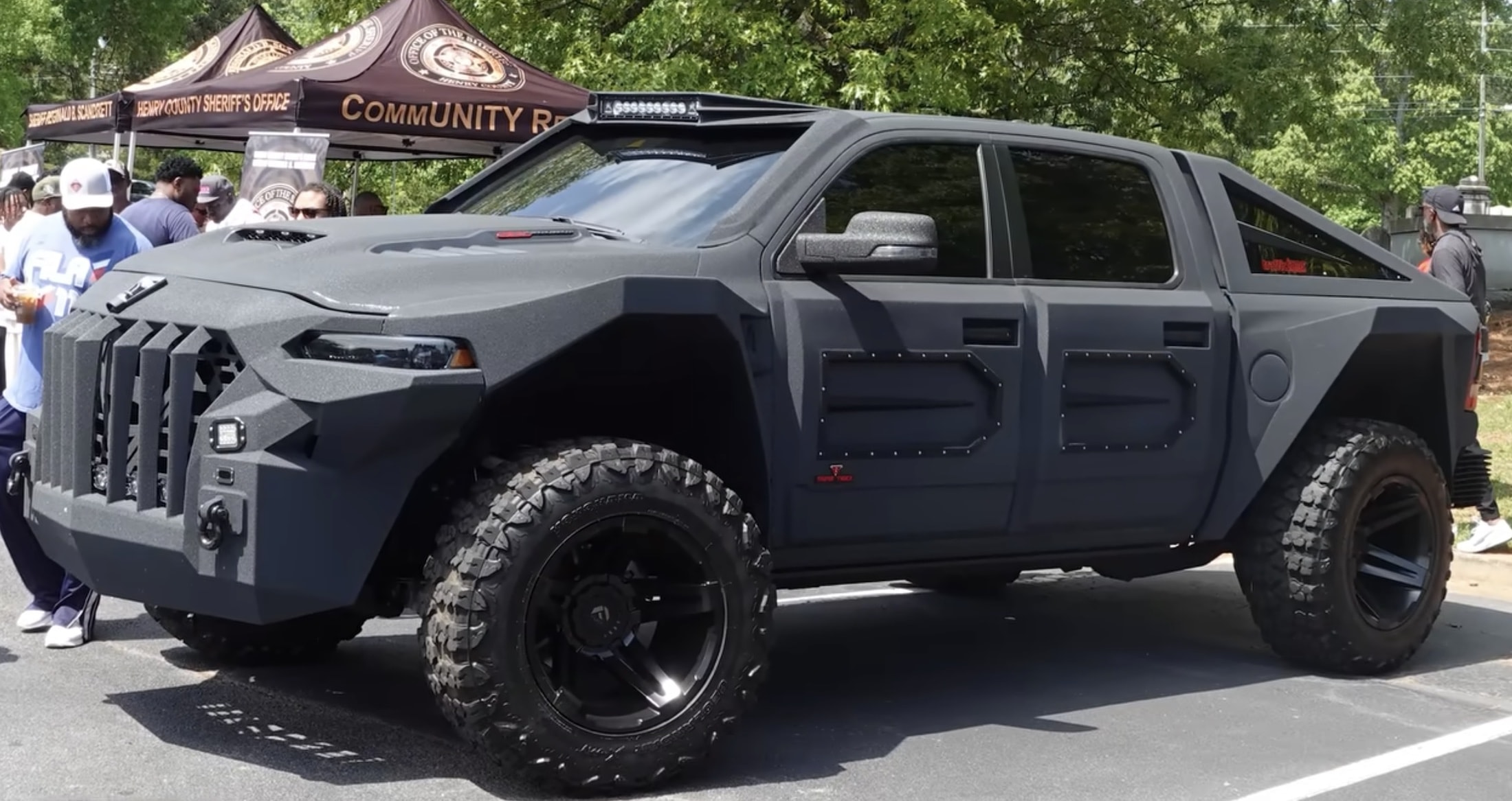 Shaquille O'Neal Shows Up at Car Show in His Apocalypse Monster Truck -  autoevolution