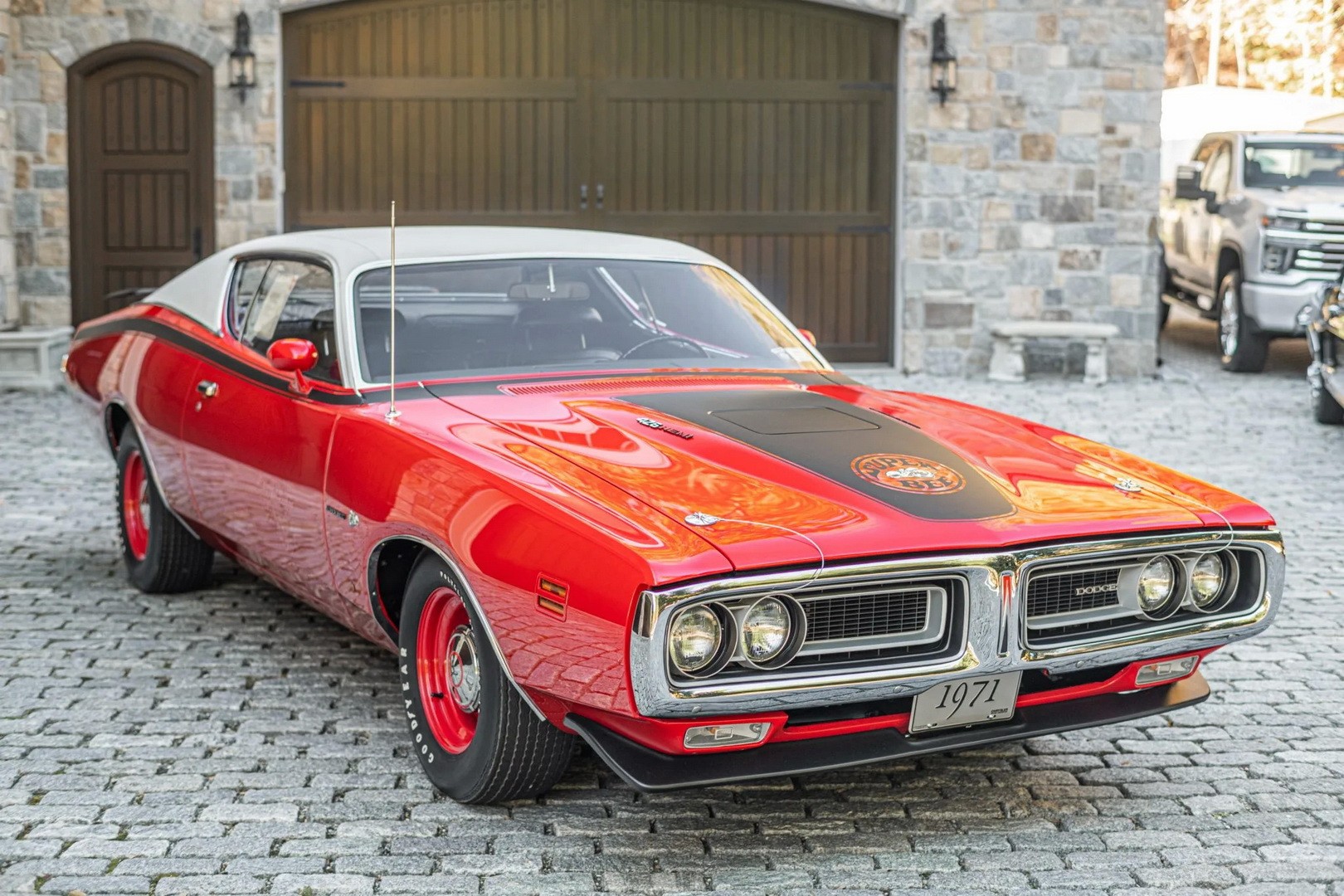 Spectacular 1971 Dodge Charger Super Bee With 426 Hemi and 4-Speed Manual  Seeks New Owner - autoevolution