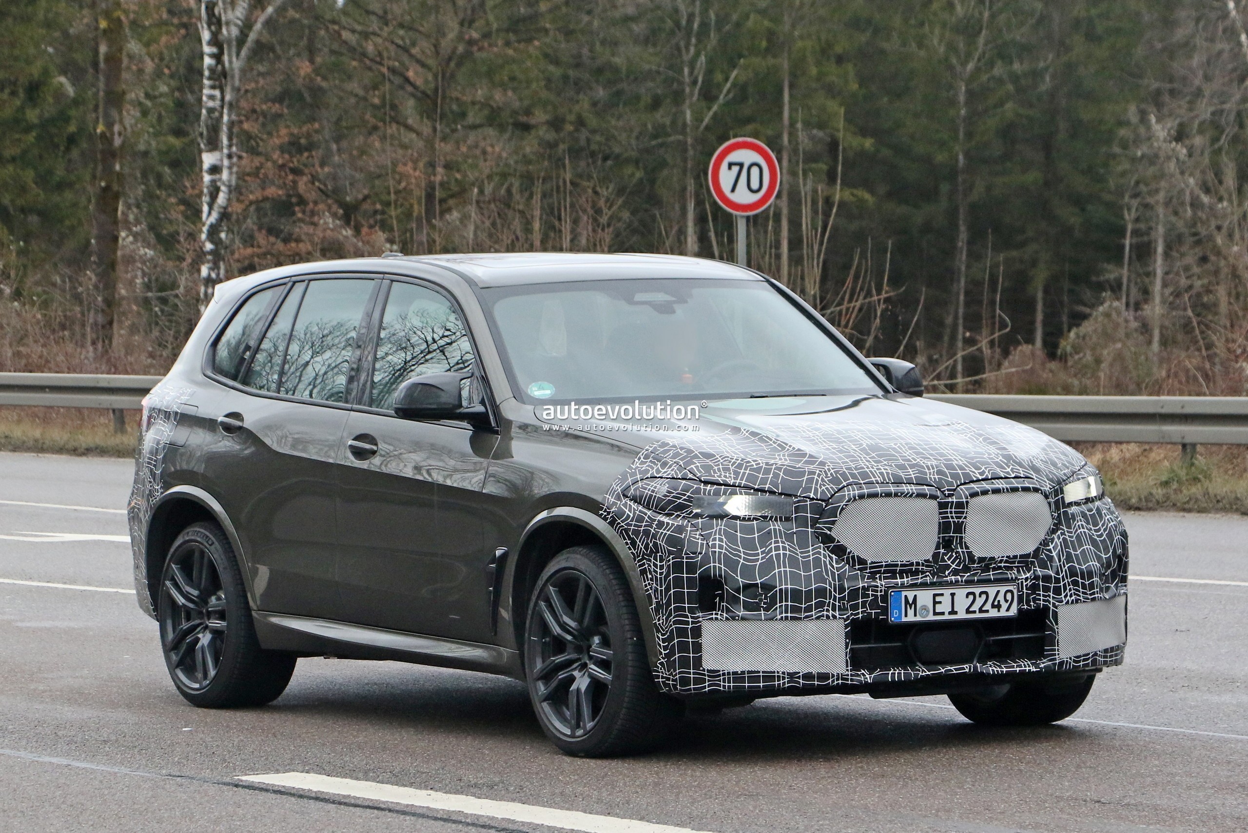 G05 BMW X5 M LCI Makes Surprise Appearance With Almost No Camouflage on the  Body - autoevolution