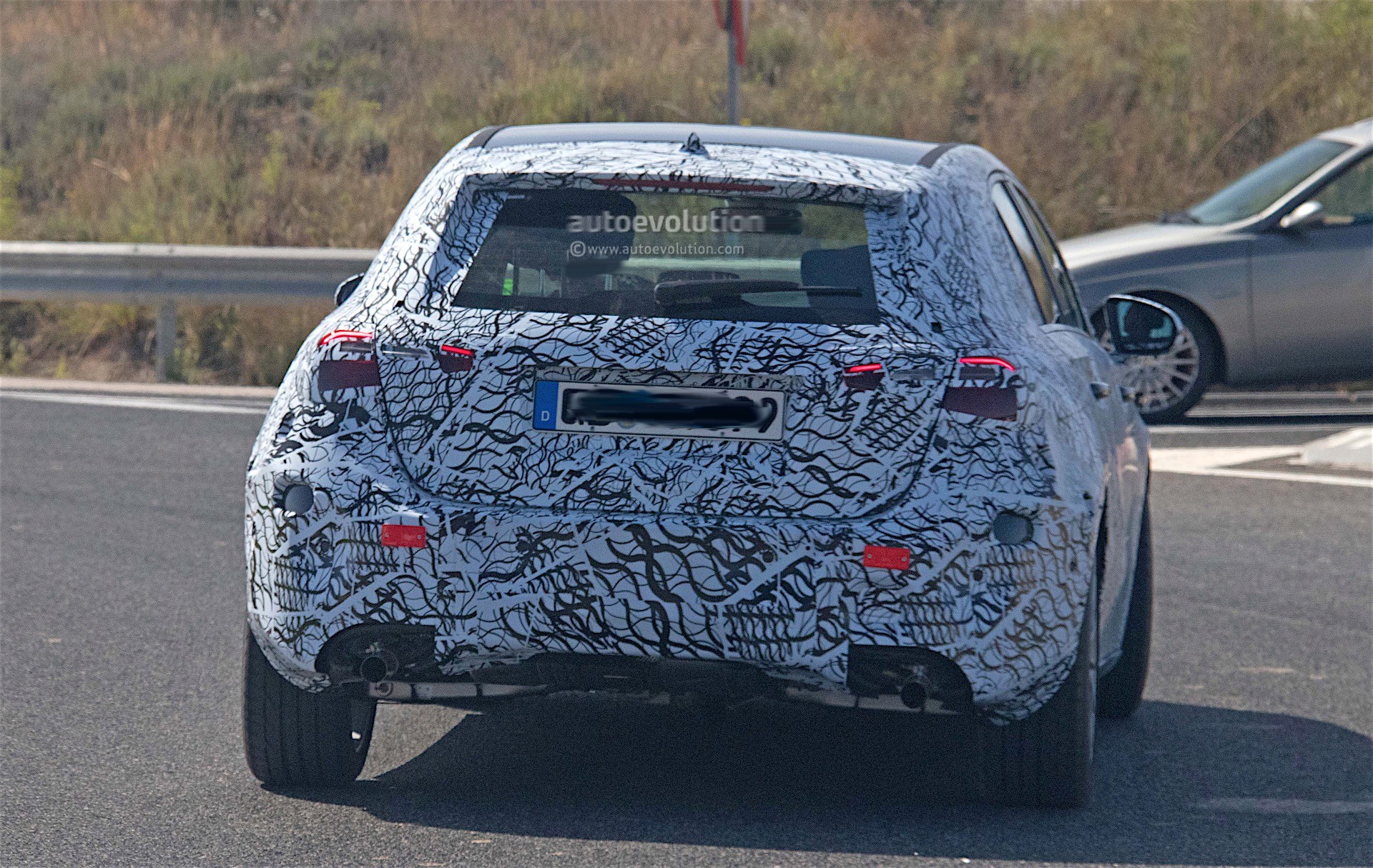 2018 - [Mercedes] Classe A (W177) - Page 8 Spy-photos-mercedes-amg-a40-9-of-9_6