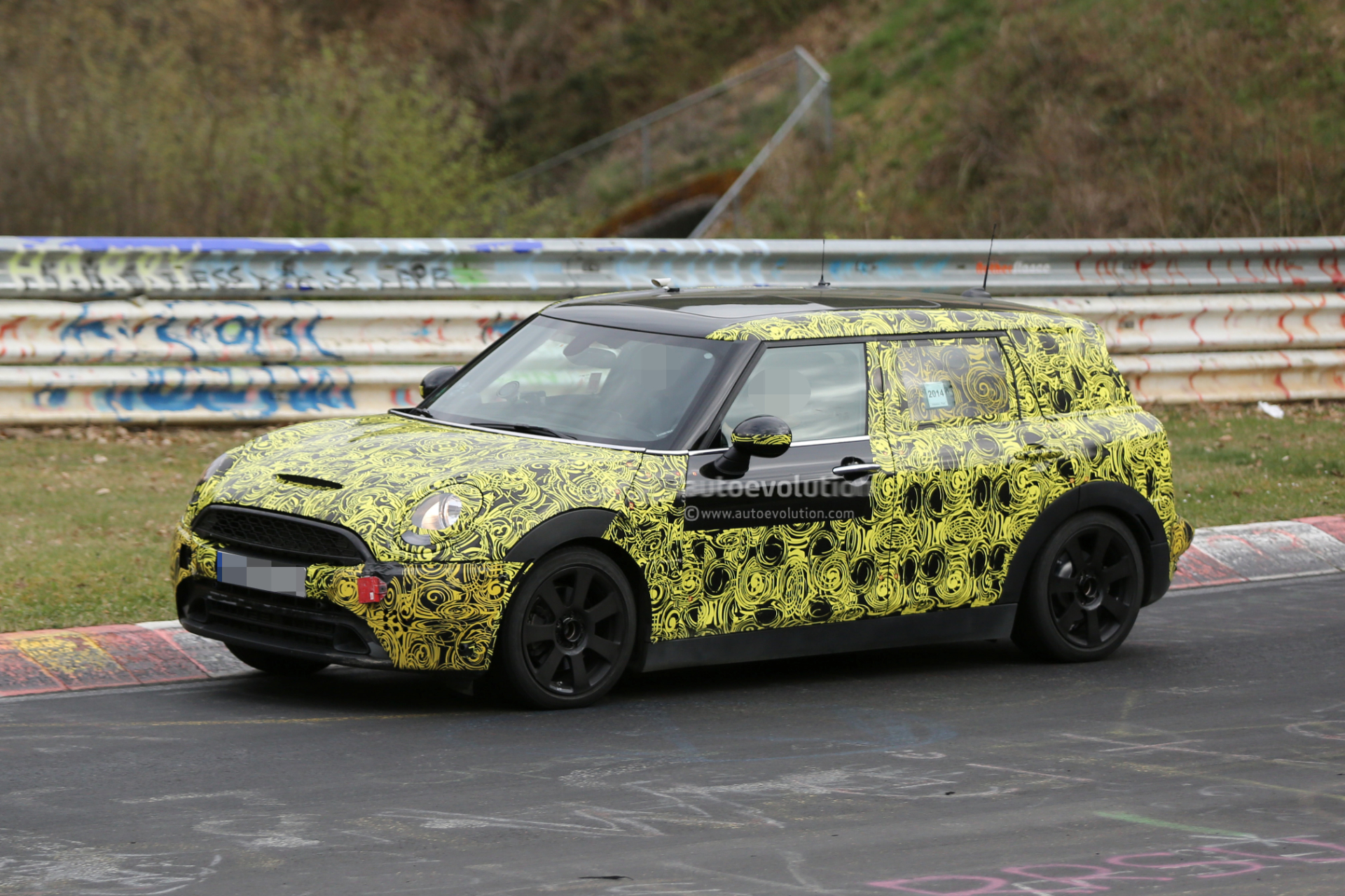 Spyshots: 2016 MINI Clubman on the Nurburgring for the First Time ...