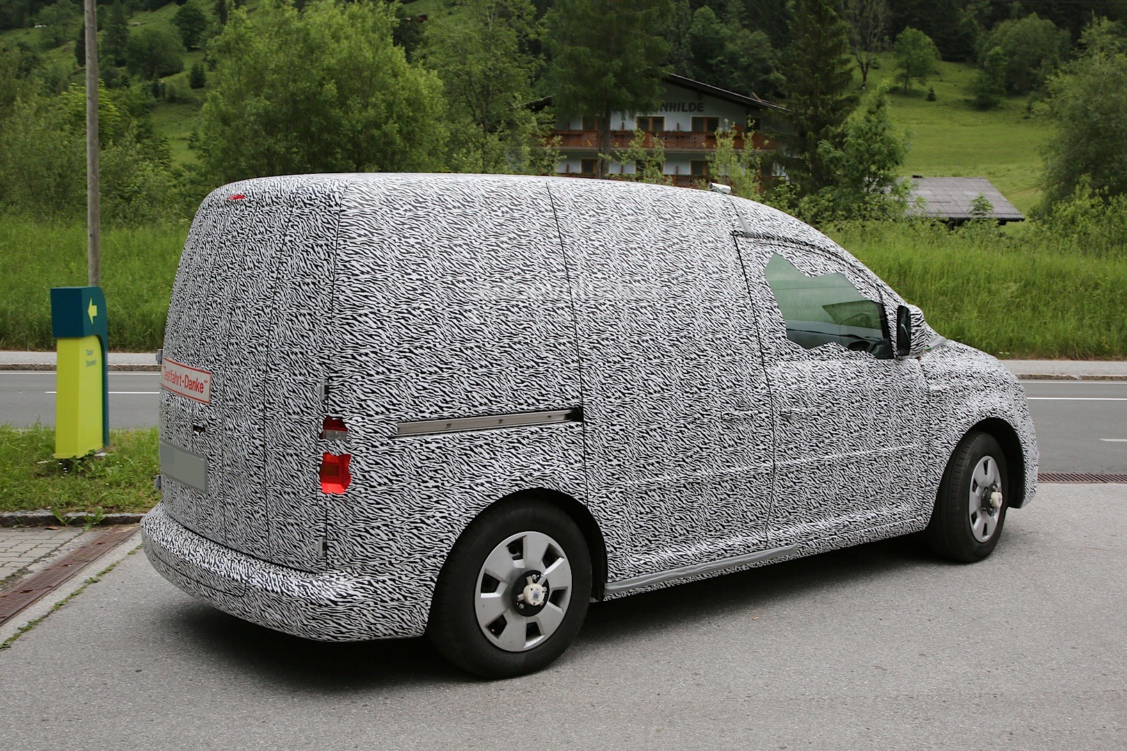 2016 Skoda Roomster rendered based on VW Caddy