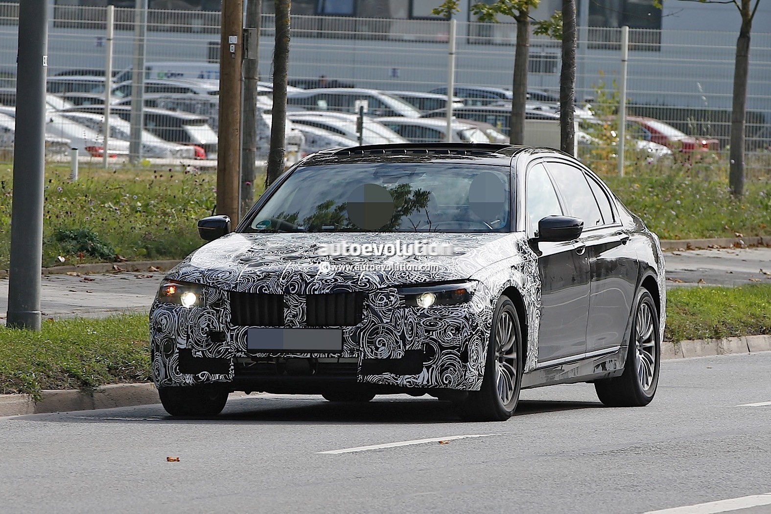 Spyshots: 2019 BMW 7 Series LCI to Get Major Styling Refresh  autoevolution