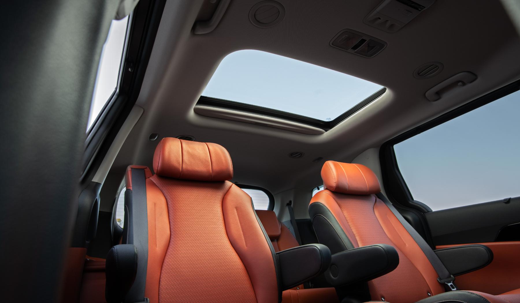Step Inside the 2022 Kia Carnival and Discover Its Classy and Luxurious