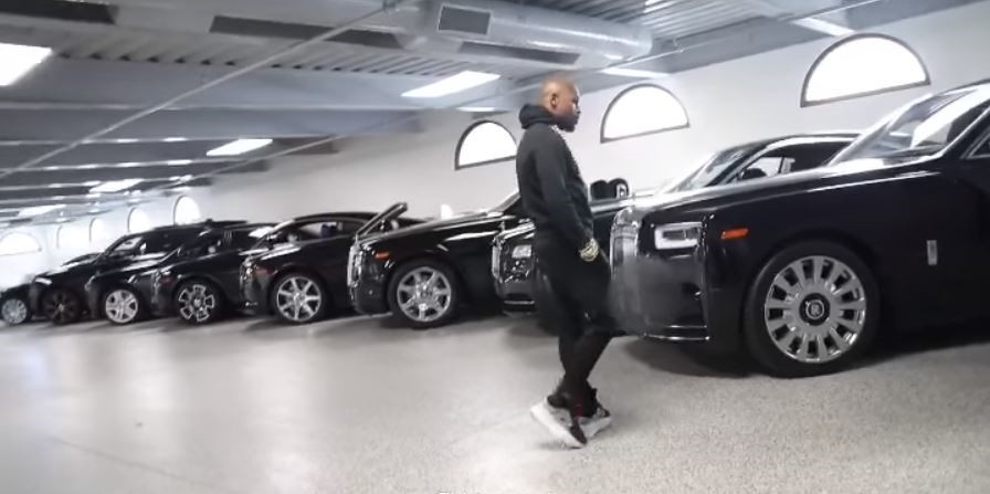 Raphousetv (RHTV) on X: Floyd Mayweather shows off his All black car  collection that he owns in Los Angeles 😮‍💨🔥🏎️   / X