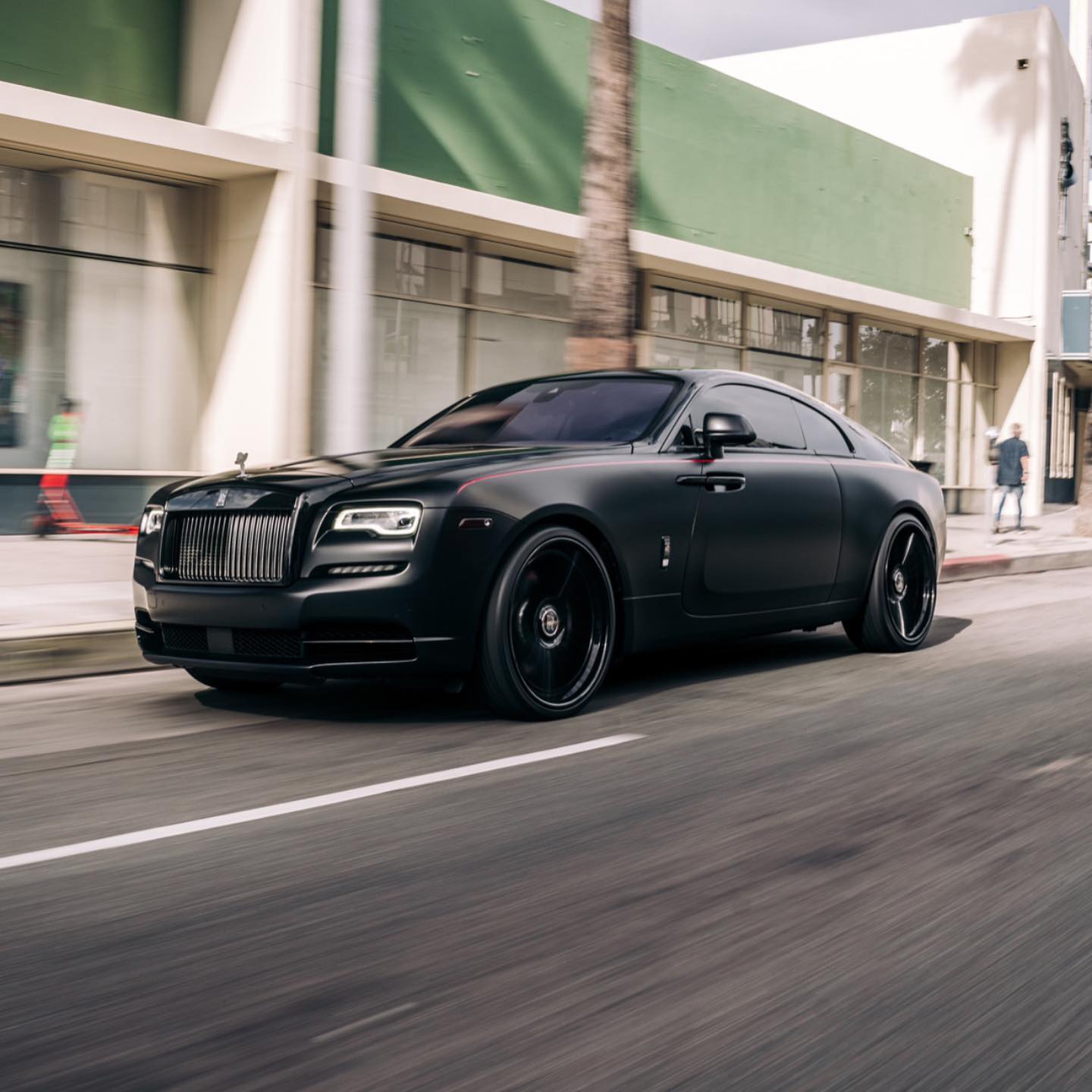 Sinister RollsRoyce Black Badge Wraith Tuned To Over 700 HP