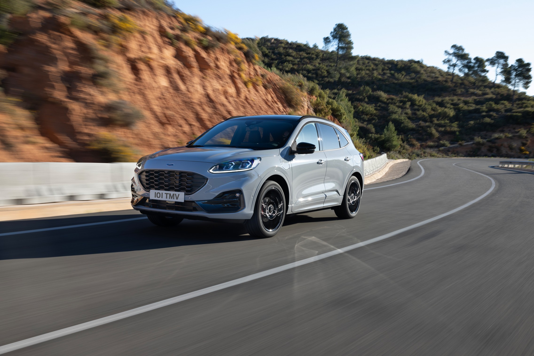 Subtle Ford Kuga Graphite Tech Edition Seeks the Best of Both Worlds in  Europe - autoevolution