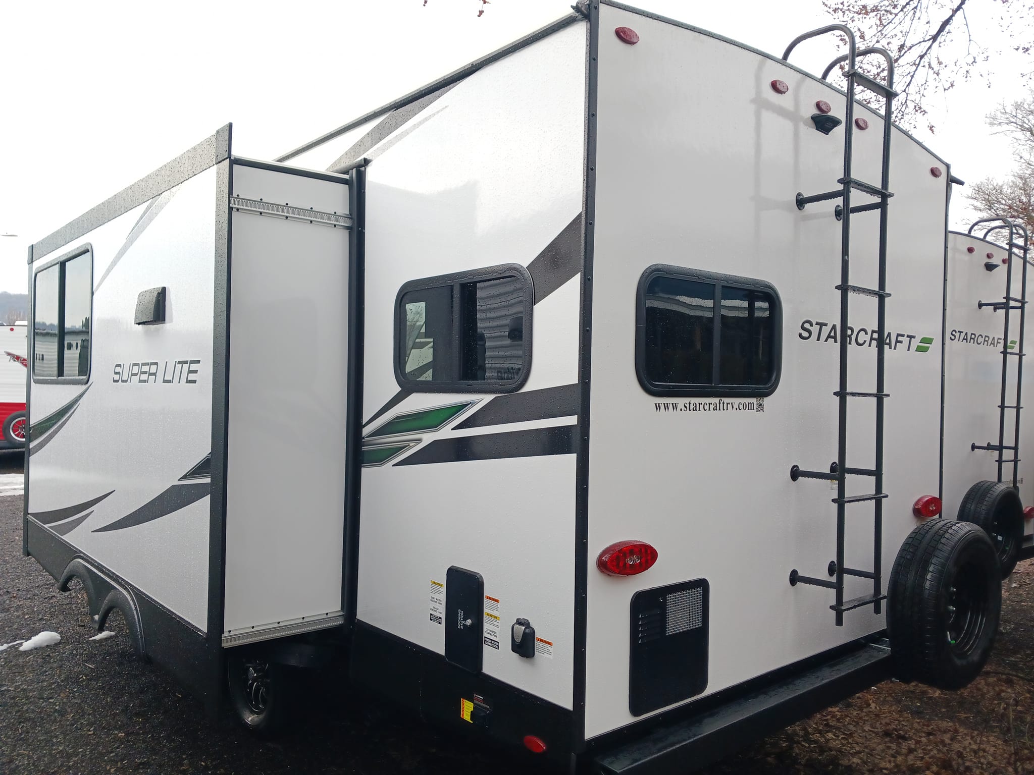 Super Lite 225ck Travel Trailer Simulates Traditional Home Living No Matter The Place 12 