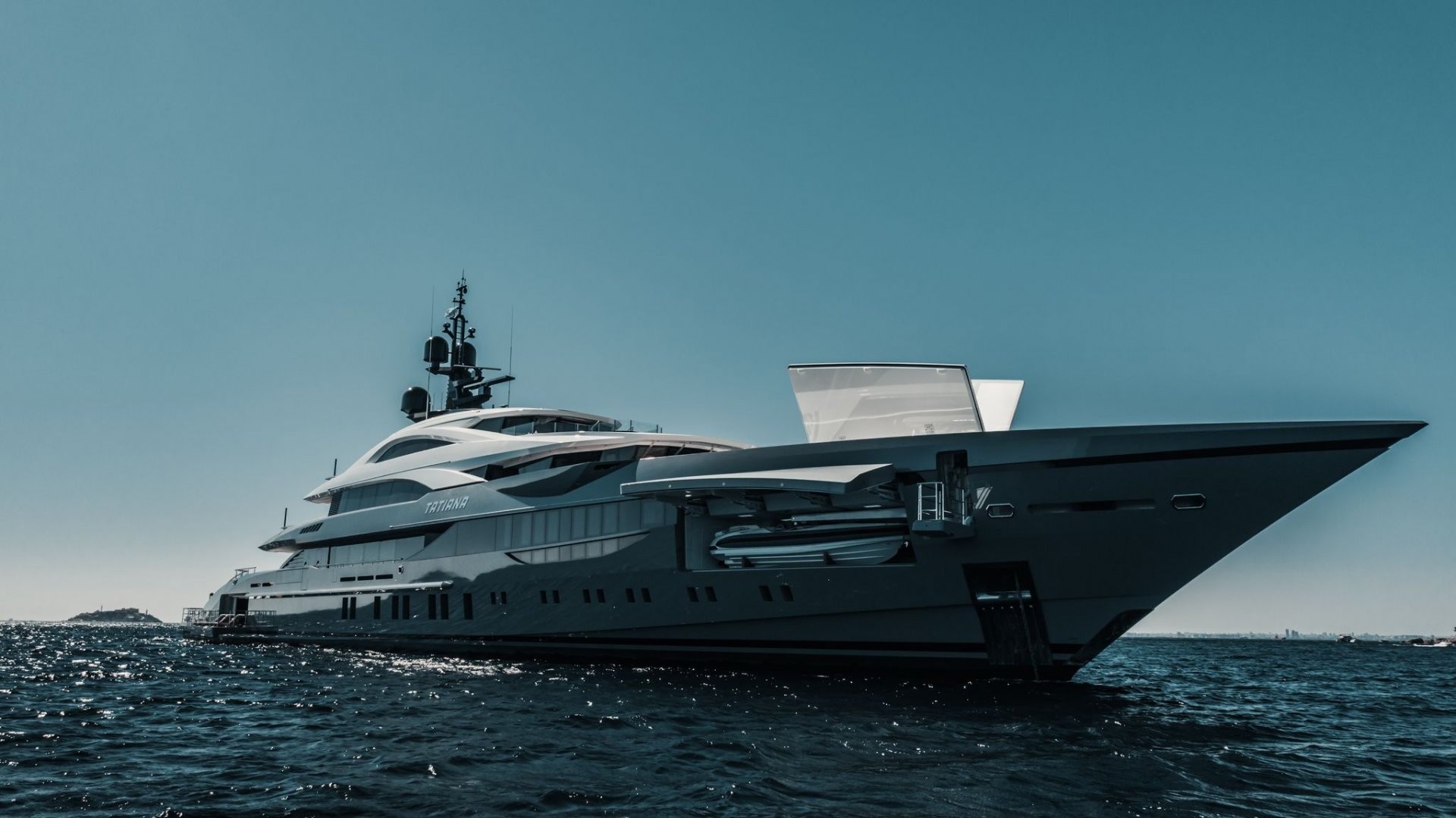 billionaire yacht tracker