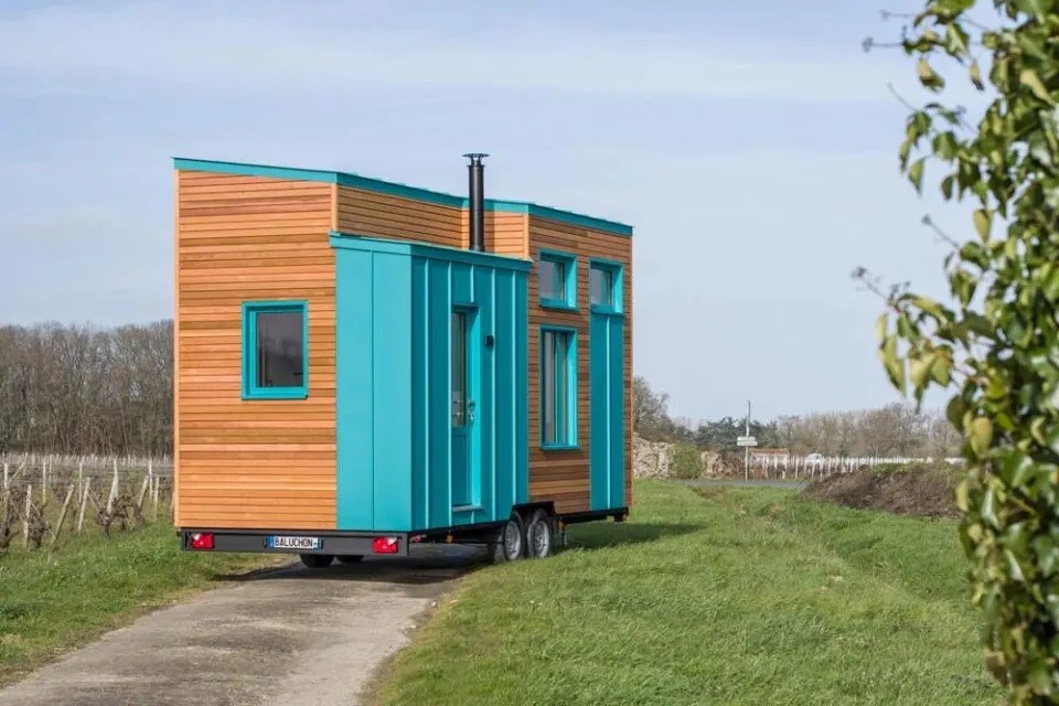 Try Not to Fall in Love With This Expertly-Styled Luxury Tiny Home -  autoevolution