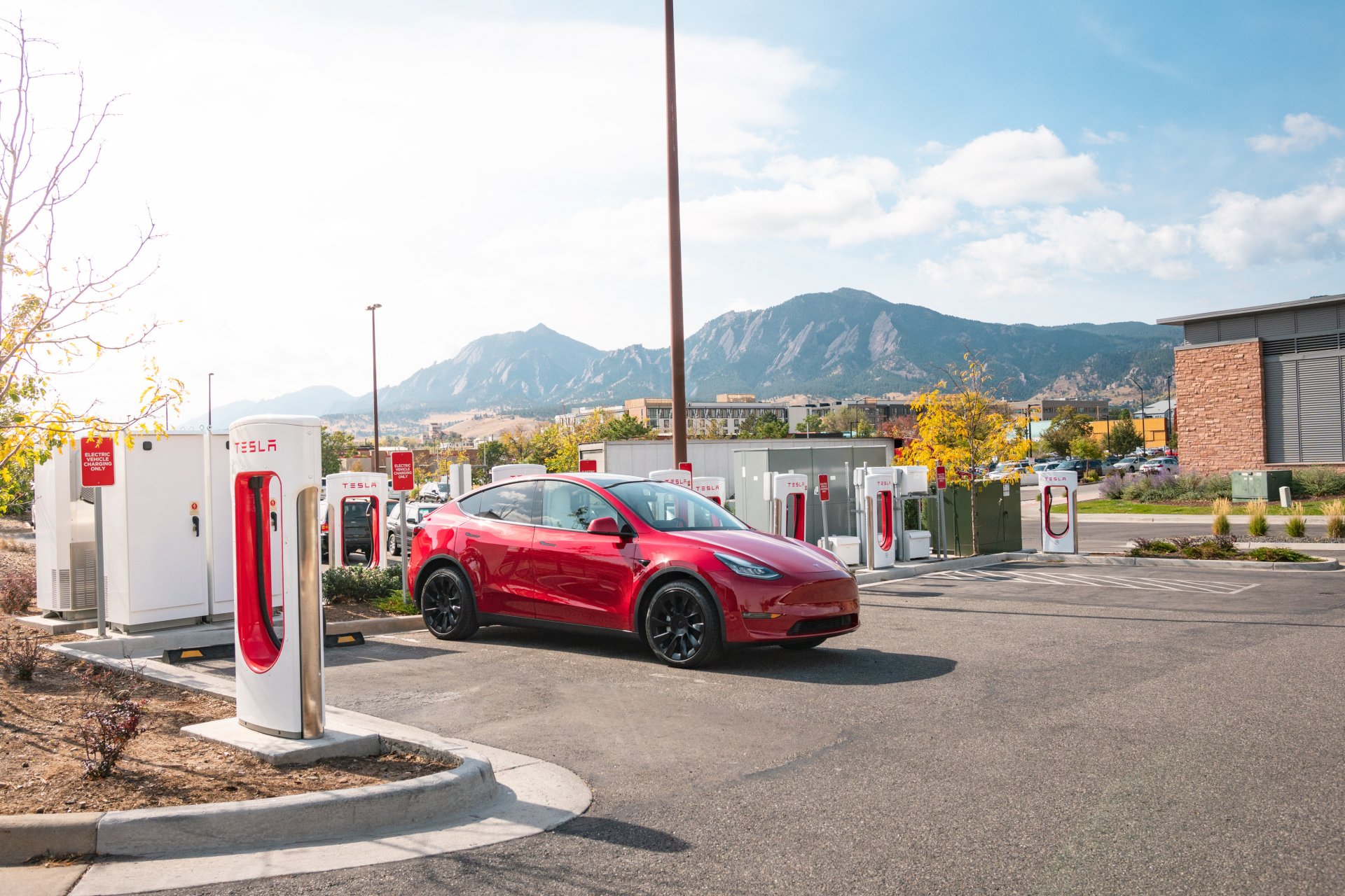 Tesla Announces Free Supercharging at Select Locations Again, It's