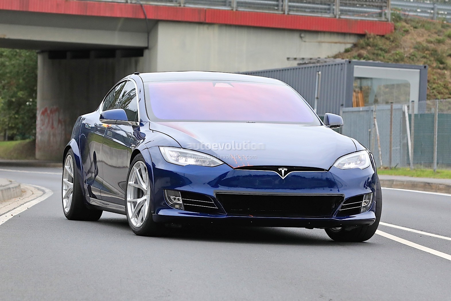 tesla model s plaid attempts nurburgring record attempt but doesn t improve time