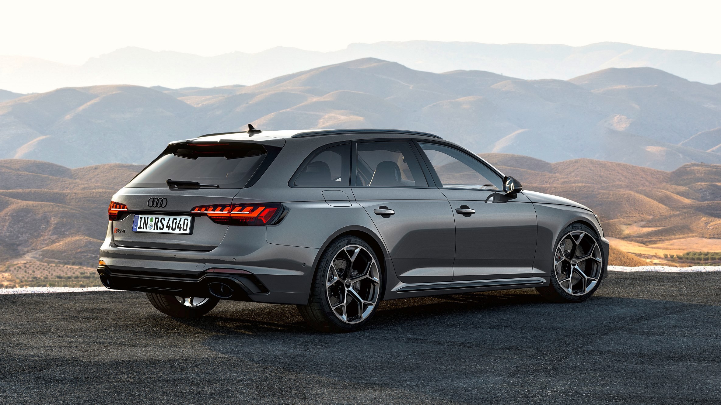 Audi A4 Avant S line Competition Plus