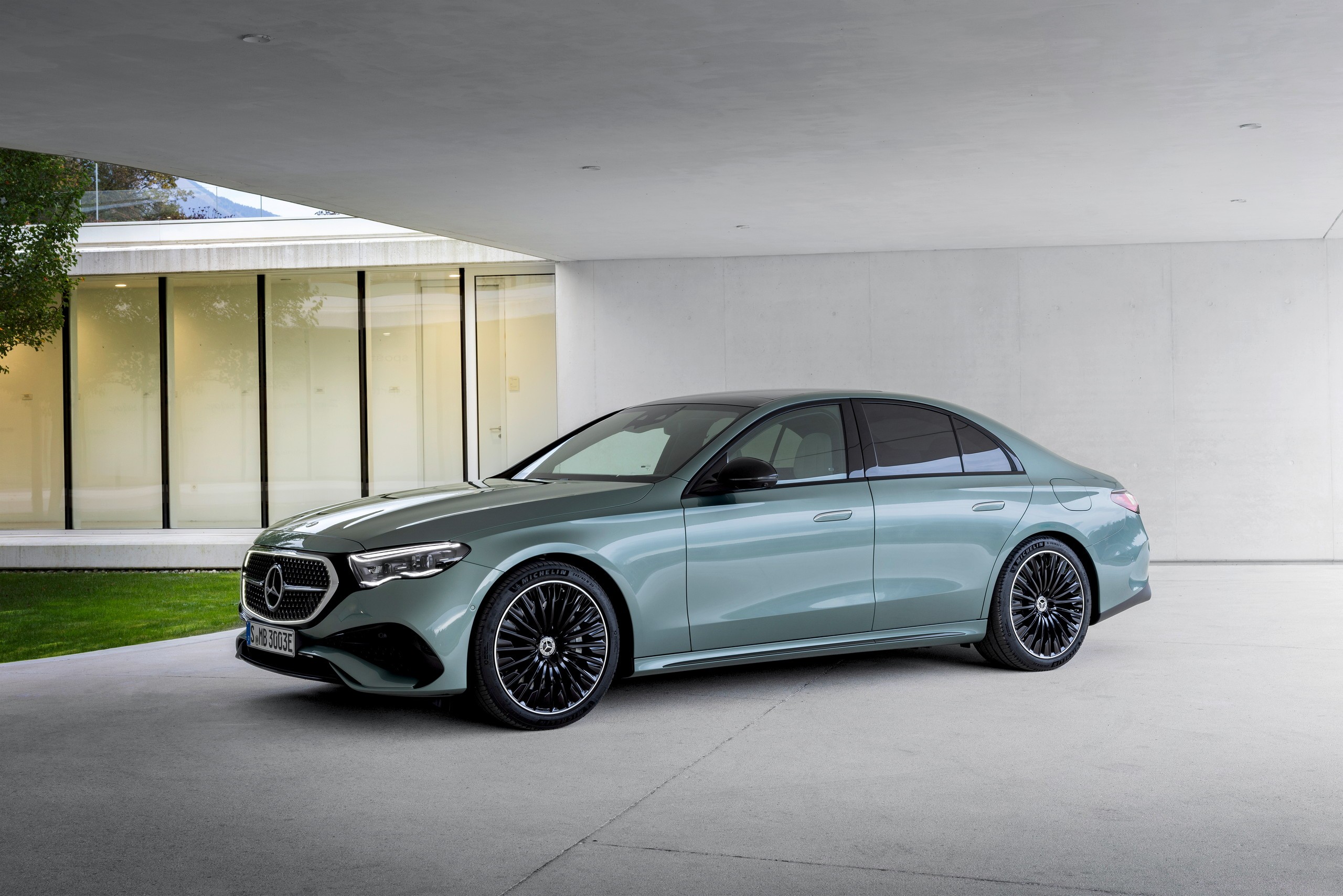 The Best Features of the 2024 MercedesBenz EClass autoevolution