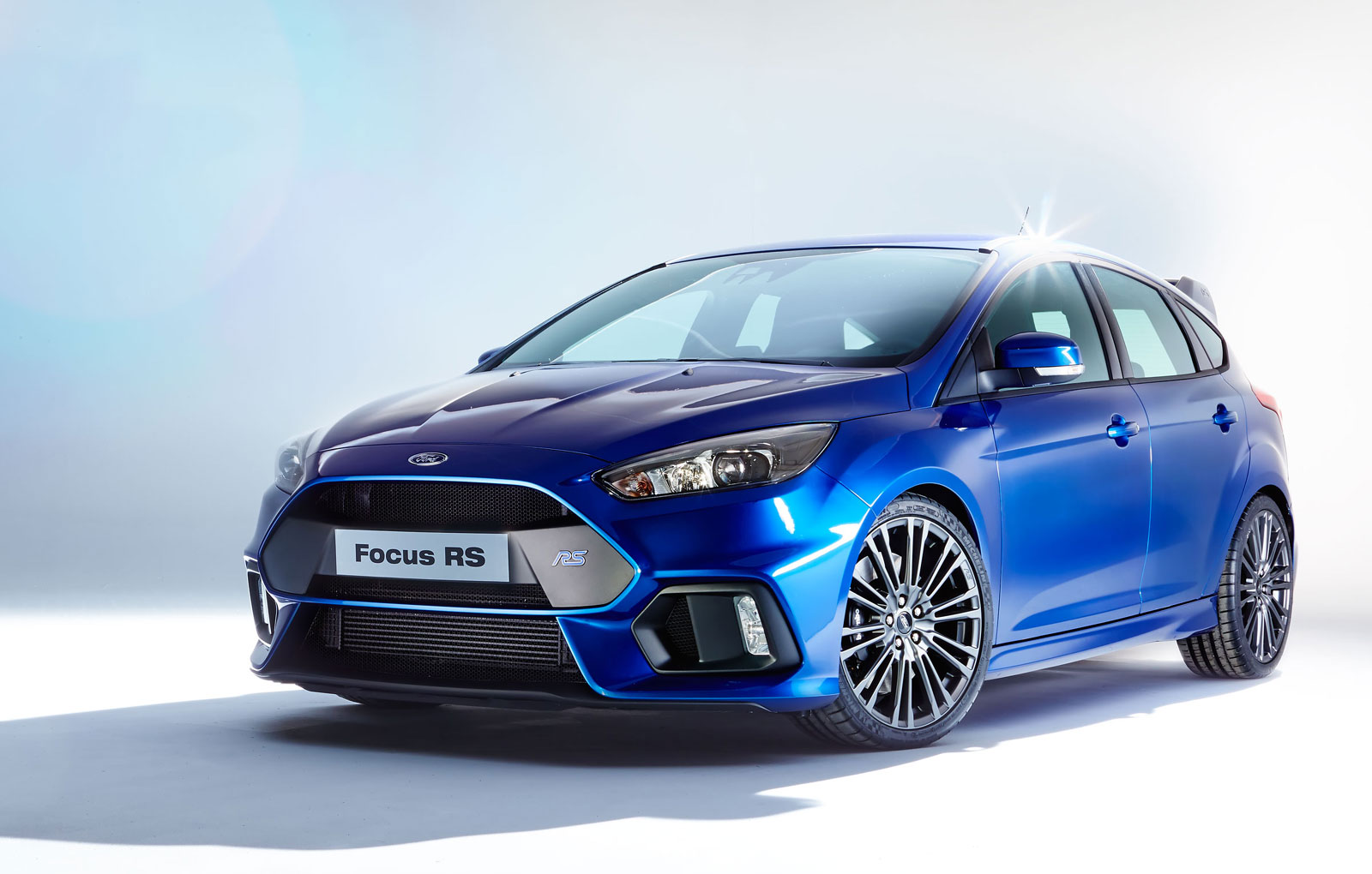 The First 2016 Ford Focus RS Has Rolled Off the Line in