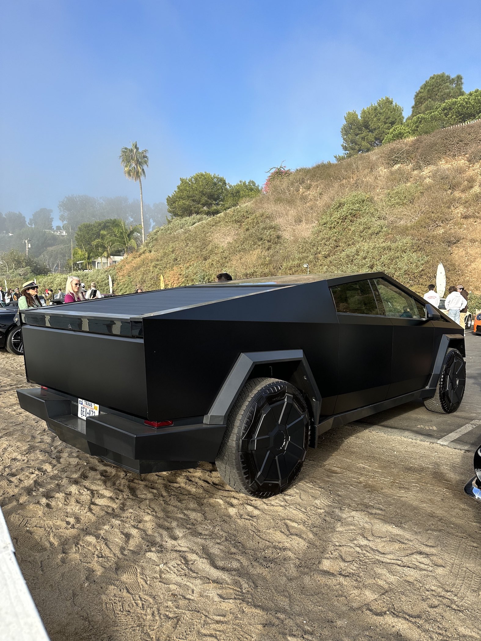 The First Stealth Matte Black Cybertruck Was Spotted, Tesla Chief ...