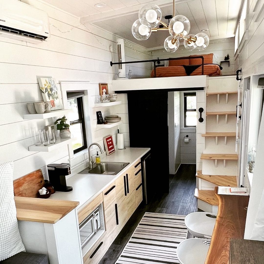 The Juniper Tiny House Is a Good Way to Sample the Very Best of Tiny ...